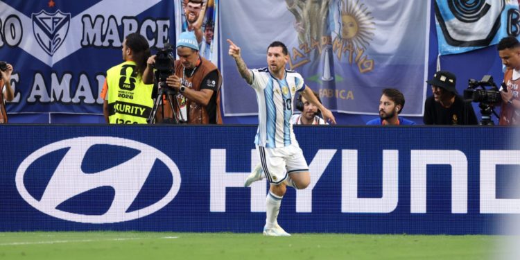 Sufrimiento de campeón: Argentina evita el batacazo ante una heroica Cabo Verde en una prórroga de locos Sufrimiento de campeón: Argentina evita el batacazo ante una heroica Cabo Verde en una prórroga de locos