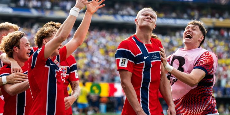 Batacazo mundialista desde la pizarra: La astucia de Solbakken y los cambios entierran el sueño de la selección de Brasil Batacazo mundialista desde la pizarra: La astucia de Solbakken y los cambios entierran el sueño de la selección de Brasil