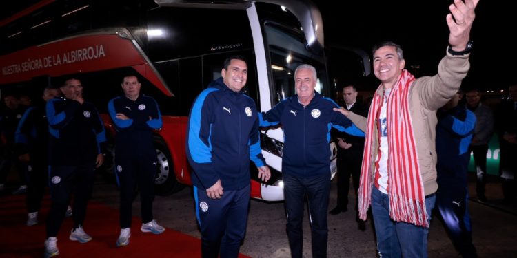 Llama encendida y futuro por definir: El emotivo retorno de la Albirroja y el plan para retener a Gustavo Alfaro Llama encendida y futuro por definir: El emotivo retorno de la Albirroja y el plan para retener a Gustavo Alfaro