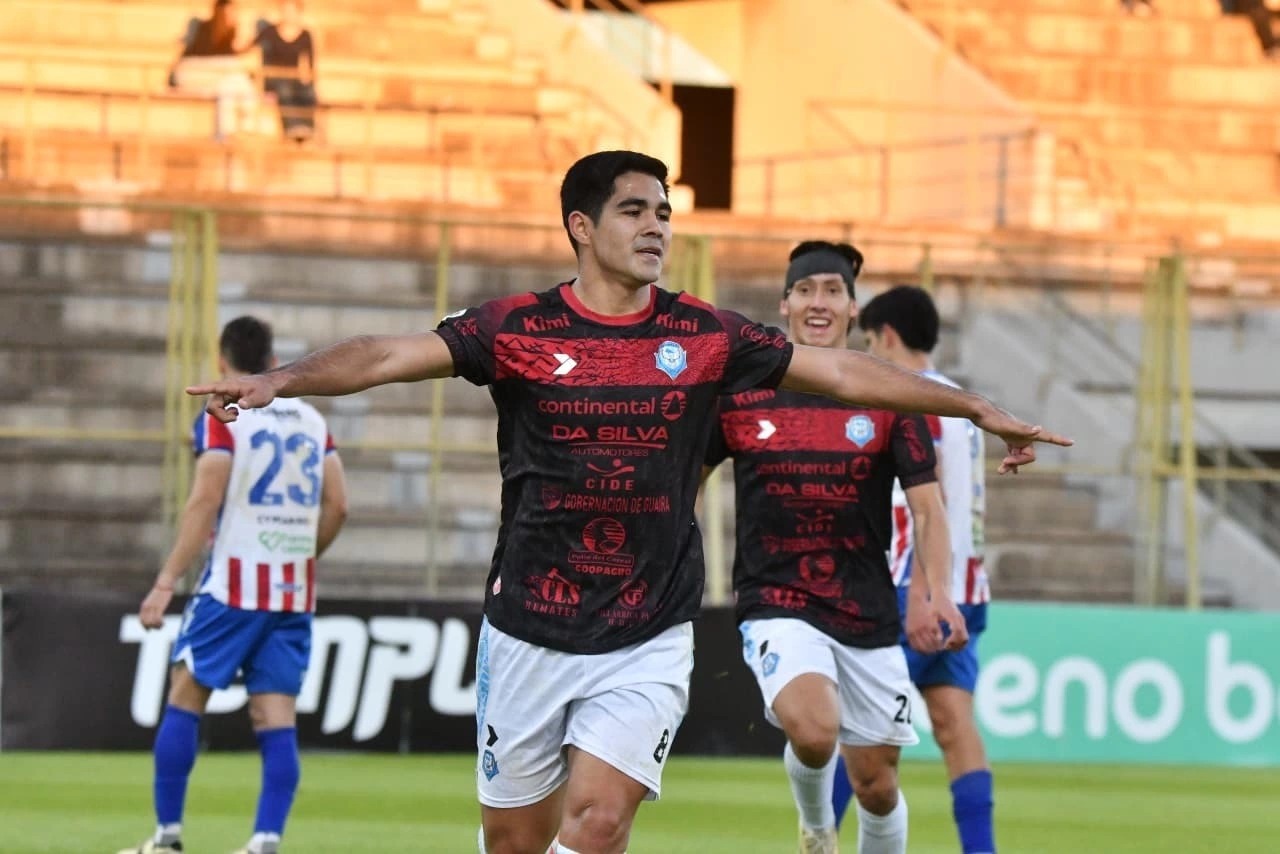 Guaireña pisa fuerte en el sur y hunde más a Encarnación en la División Intermedia Guaireña pisa fuerte en el sur y hunde más a Encarnación en la División Intermedia
