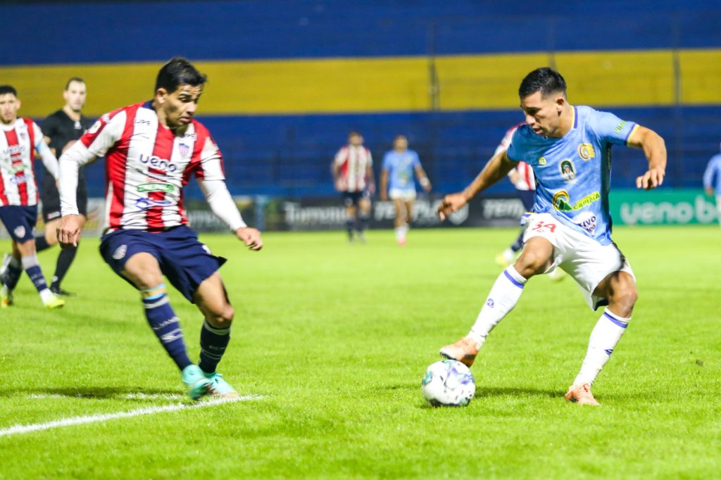 Tablas en el Chaco: Benjamín Aceval empata con Deportivo Capiatá pero alcanza la cima de la Intermedia Tablas en el Chaco: Benjamín Aceval empata con Deportivo Capiatá pero alcanza la cima de la Intermedia