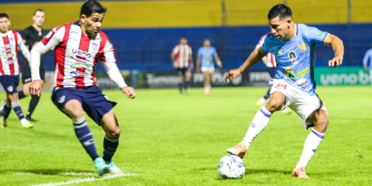 Tablas en el Chaco: Benjamín Aceval empata con Deportivo Capiatá pero alcanza la cima de la Intermedia Tablas en el Chaco: Benjamín Aceval empata con Deportivo Capiatá pero alcanza la cima de la Intermedia