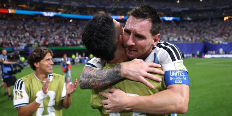 Gesta estadística en Norteamérica: Lionel Messi recorta distancias con Cristiano Ronaldo en la carrera por el trono goleador de selecciones Gesta estadística en Norteamérica: Lionel Messi recorta distancias con Cristiano Ronaldo en la carrera por el trono goleador de selecciones