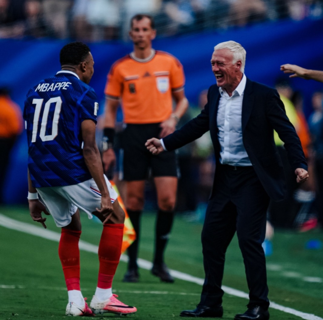Postura institucional en la concentración gala: Didier Deschamps corta de raíz la polémica entre Kylian Mbappé y la senadora Celeste Amarilla Postura institucional en la concentración gala: Didier Deschamps corta de raíz la polémica entre Kylian Mbappé y la senadora Celeste Amarilla