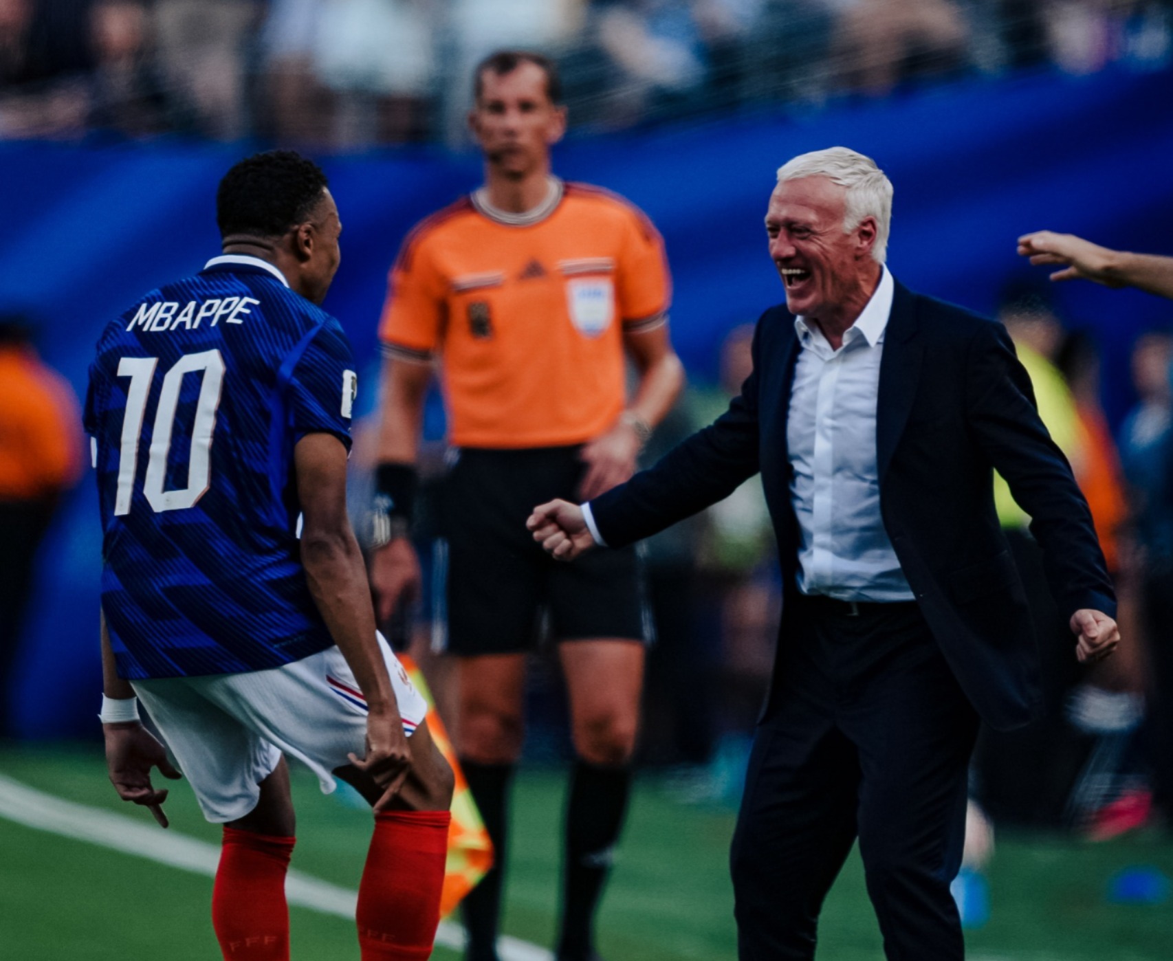 Postura institucional en la concentración gala: Didier Deschamps corta de raíz la polémica entre Kylian Mbappé y la senadora Celeste Amarilla