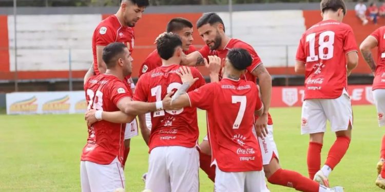 Zarpazo del Rojo en Mallorquín: General Caballero JLM vence a Encarnación FC y asalta la punta de la Intermedia Zarpazo del Rojo en Mallorquín: General Caballero JLM vence a Encarnación FC y asalta la punta de la Intermedia