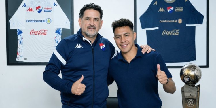 Refuerzo de jerarquía en Barrio Obrero: Nacional oficializa la llegada de Ángel Cardozo Lucena para el Clausura
