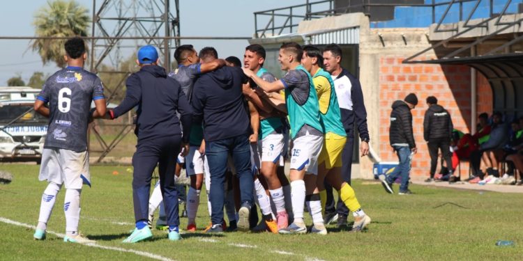 Cierre de jornada en la Primera B: 12 de Octubre de Itauguá consigue una agónica victoria ante su homónimo de Santo Domingo