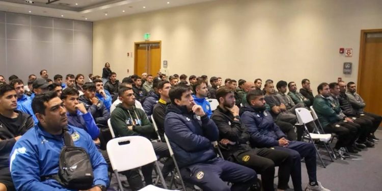 Capacitación clave antes del Clausura: Clubes de Primera reciben actualización sobre los profundos cambios en las reglas de juego Capacitación clave antes del Clausura: Clubes de Primera reciben actualización sobre los profundos cambios en las reglas de juego