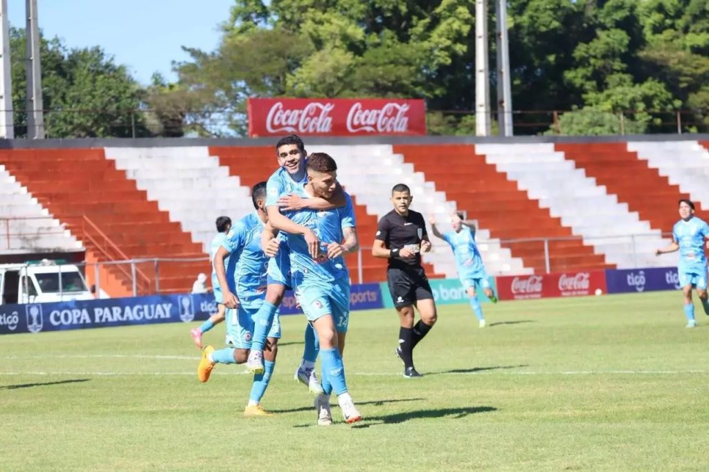 Resistencia impone su jerarquía en el Ka’arendy y saca boleto a la siguiente fase de la Copa Paraguay Resistencia impone su jerarquía en el Ka’arendy y saca boleto a la siguiente fase de la Copa Paraguay