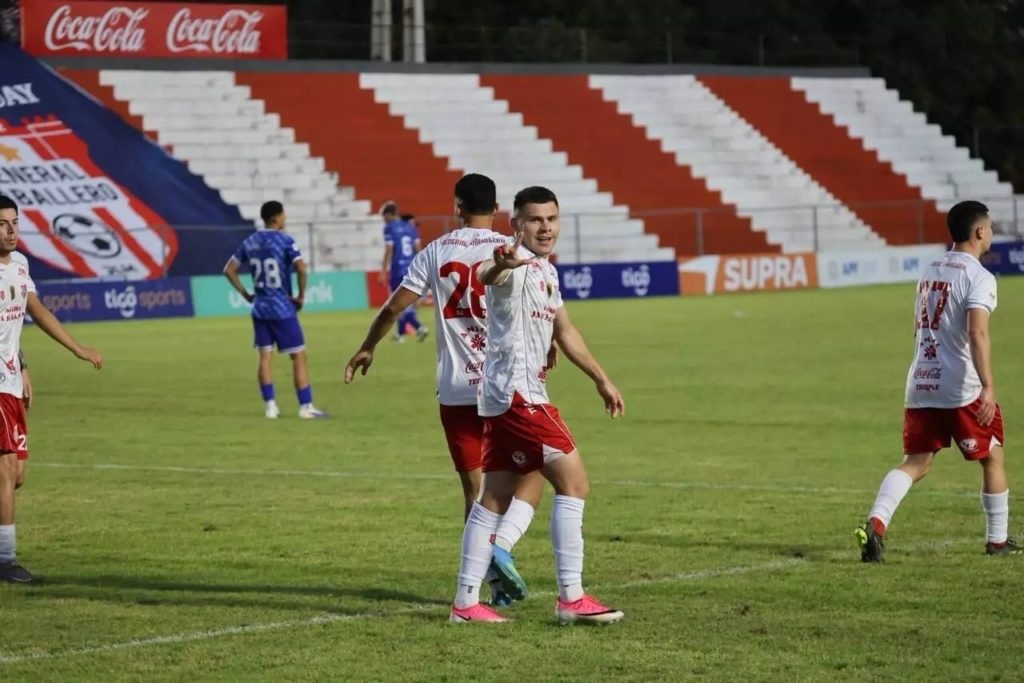El vigente campeón sigue en carrera: General Caballero JLM supera a Sportivo Limpeño y clasifica en la Copa Paraguay El vigente campeón sigue en carrera: General Caballero JLM supera a Sportivo Limpeño y clasifica en la Copa Paraguay