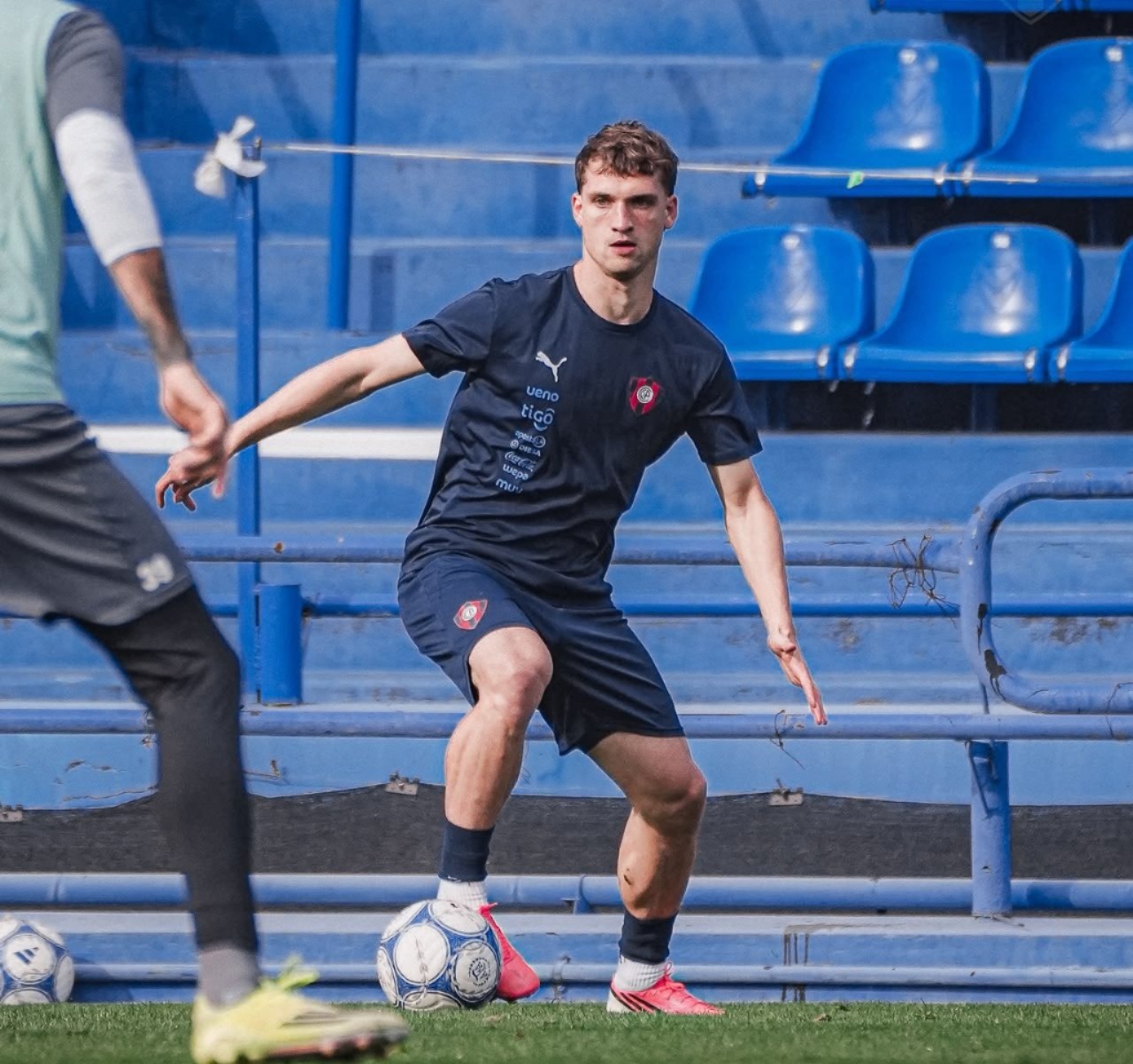 Cierre de pretemporada adverso: Cerro Porteño cae ante Vélez Sarsfield en su último examen en Buenos Aires
