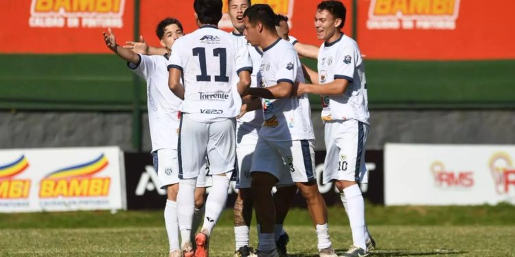 Golpe de visitante: Oriental pisa fuerte en Ñemby y tumba a Sport Colonial en el inicio de la fecha Golpe de visitante: Oriental pisa fuerte en Ñemby y tumba a Sport Colonial en el inicio de la fecha