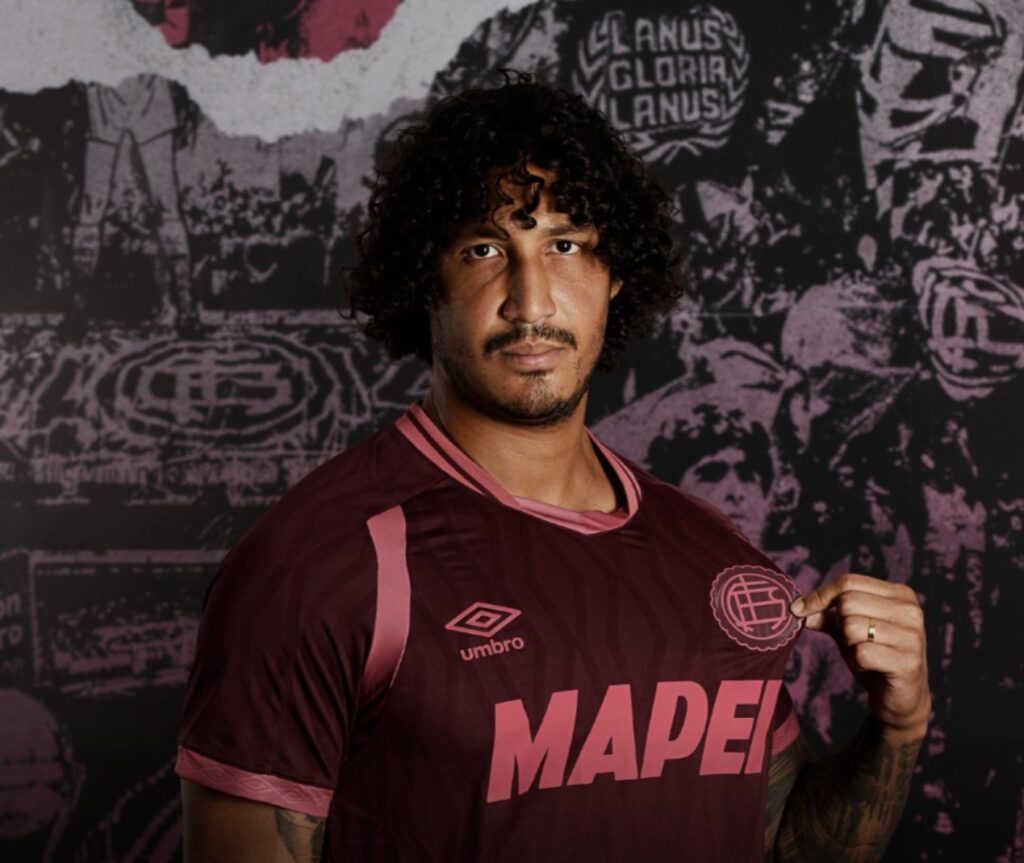 Reconocimiento en la Fortaleza: La hinchada de Lanús elogia el nivel de José Canale tras su paso por el Mundial Reconocimiento en la Fortaleza: La hinchada de Lanús elogia el nivel de José Canale tras su paso por el Mundial