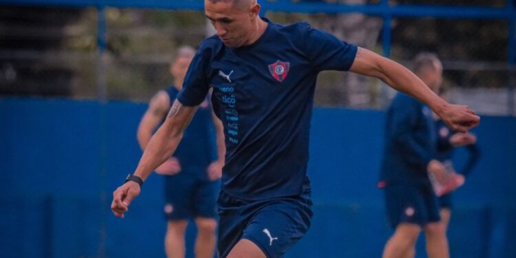 Alineación perfilada en Barrio Obrero: Ariel Holan bosqueja el once de Cerro Porteño para el debut en el Clausura Alineación perfilada en Barrio Obrero: Ariel Holan bosqueja el once de Cerro Porteño para el debut en el Clausura