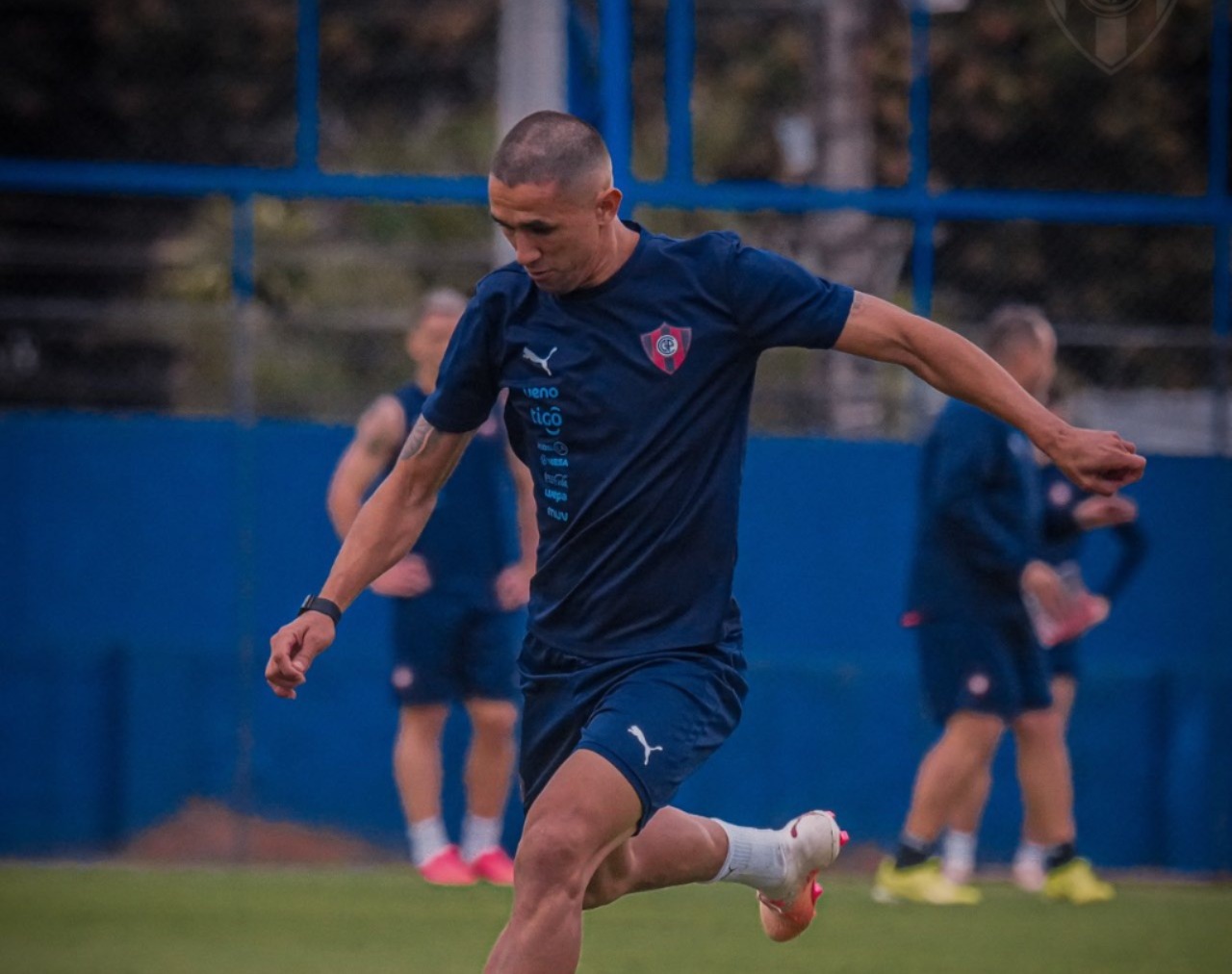 Alineación perfilada en Barrio Obrero: Ariel Holan bosqueja el once de Cerro Porteño para el debut en el Clausura