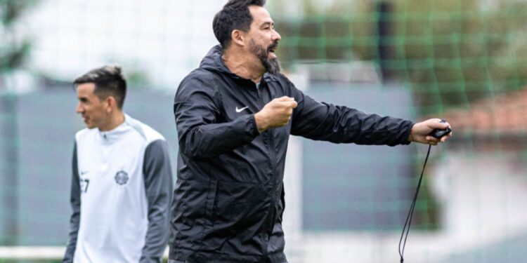 Optimismo y máxima exigencia en la Villa Franjeada: Pablo Sánchez vislumbra el debut de Olimpia en el Torneo Clausura Optimismo y máxima exigencia en la Villa Franjeada: Pablo Sánchez vislumbra el debut de Olimpia en el Torneo Clausura