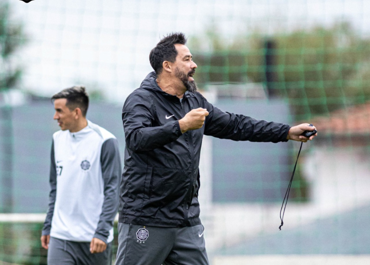 Optimismo y máxima exigencia en la Villa Franjeada: Pablo Sánchez vislumbra el debut de Olimpia en el Torneo Clausura Optimismo y máxima exigencia en la Villa Franjeada: Pablo Sánchez vislumbra el debut de Olimpia en el Torneo Clausura