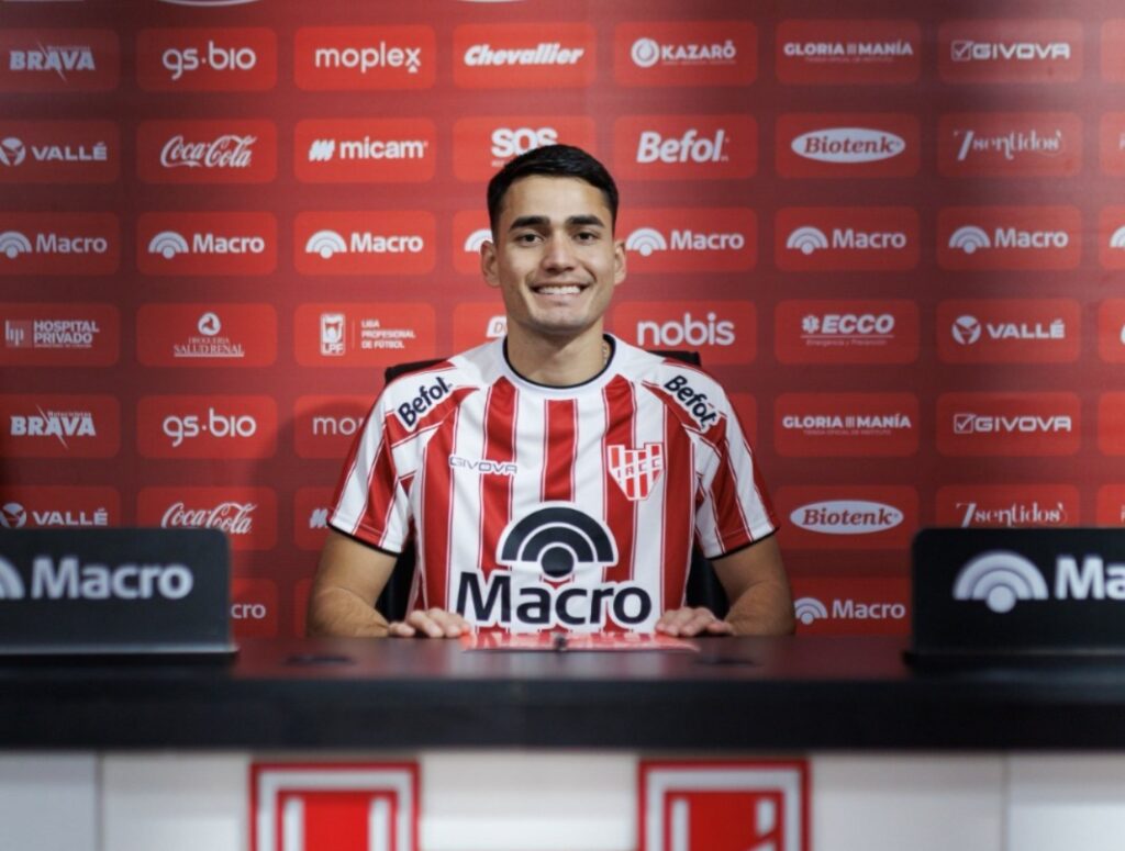 Nuevo reto en el fútbol argentino: Wilder Viera es presentado oficialmente en Instituto de Córdoba Nuevo reto en el fútbol argentino: Wilder Viera es presentado oficialmente en Instituto de Córdoba