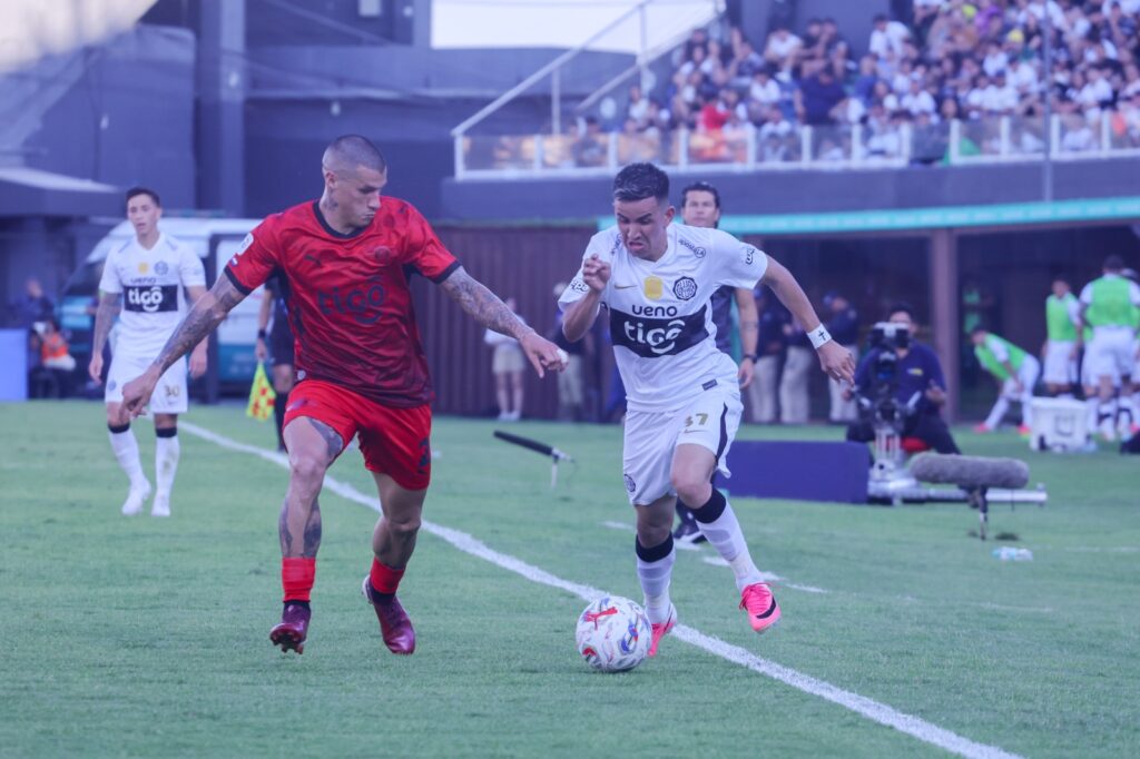 Festín albinegro en Sajonia: Libertad superó a Olimpia en el arranque del Torneo Clausura