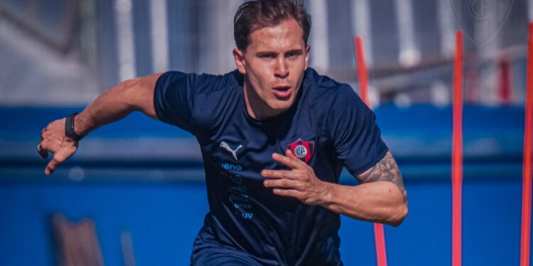 Ariel Holan alista la alineación de Cerro Porteño con una incógnita en defensa para visitar a 2 de Mayo Ariel Holan alista la alineación de Cerro Porteño con una incógnita en defensa para visitar a 2 de Mayo