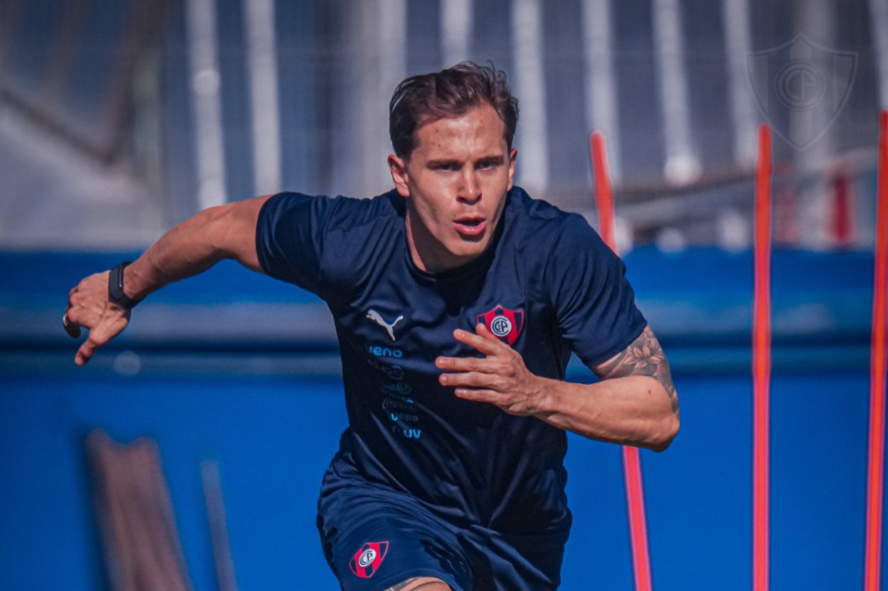 Ariel Holan alista la alineación de Cerro Porteño con una incógnita en defensa para visitar a 2 de Mayo Ariel Holan alista la alineación de Cerro Porteño con una incógnita en defensa para visitar a 2 de Mayo
