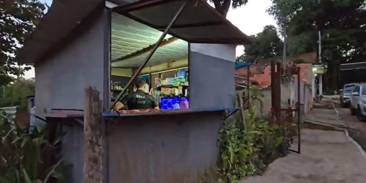 Vendían «carbón especial»: adentro tenía crack y cocaína Vendían «carbón especial»: adentro tenía crack y cocaína