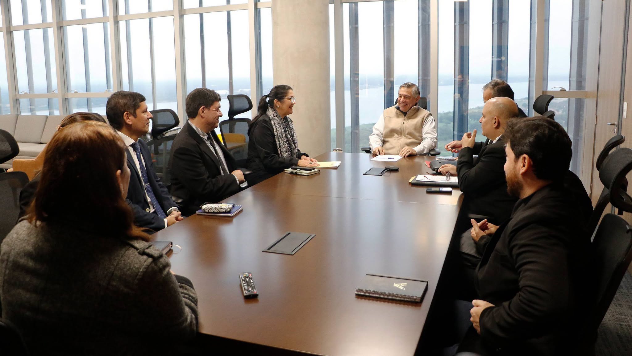 Contraloría inicia auditoría al Registro de Títulos del MEC y al CONES tras denuncias por presuntos títulos falsos