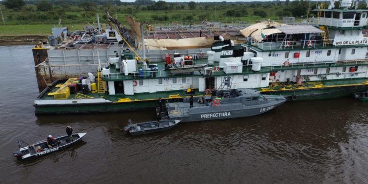 ¿Qué pasó en el río Paraguay?: investigan explosión de barcaza que causó 5 muertes ¿Qué pasó en el río Paraguay?: investigan explosión de barcaza que causó 5 muertes