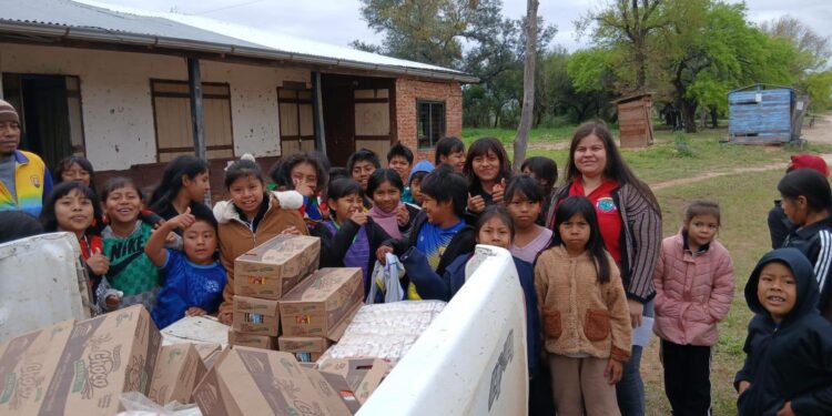 Cooperativa Chortitzer y Municipalidad de Irala Fernández llevaron alegría a niños de 41 escuelas Cooperativa Chortitzer y Municipalidad de Irala Fernández llevaron alegría a niños de 41 escuelas