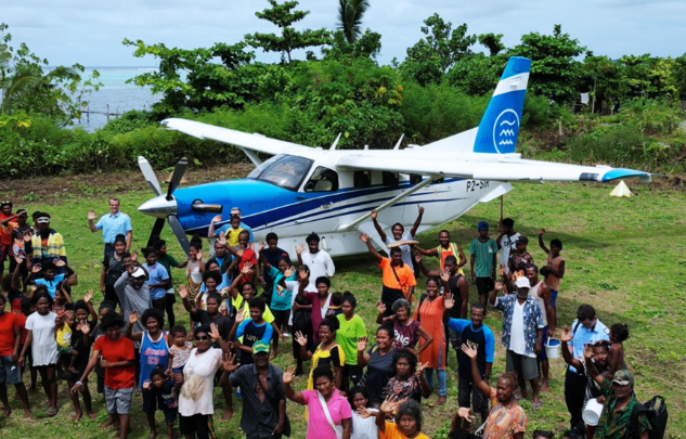 Después de 30 años, el Nuevo Testamento llega a un pueblo de Papúa Nueva Guinea Después de 30 años, el Nuevo Testamento llega a un pueblo de Papúa Nueva Guinea