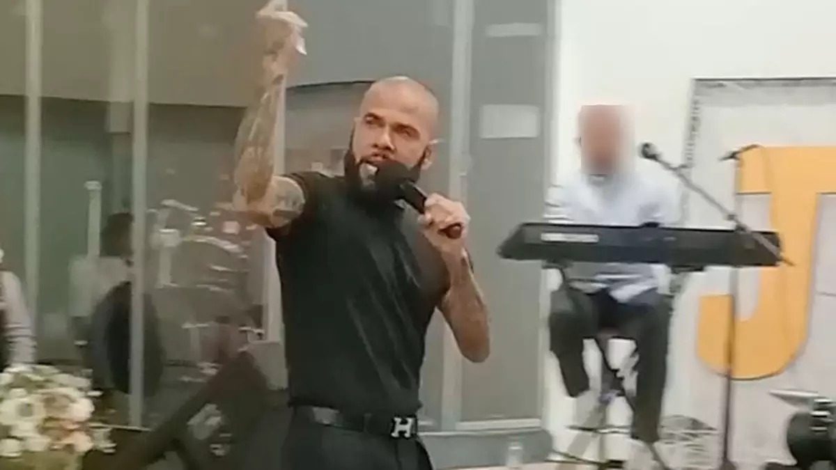 Daniel Alves llega a Asunción para compartir su testimonio de fe y transformación