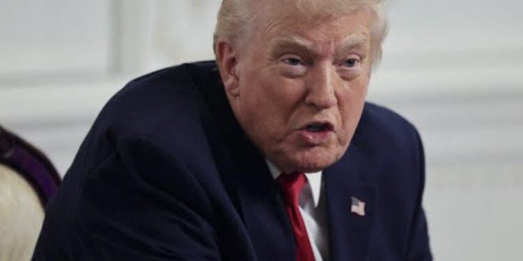 Trump asegura que EE.UU. mantiene el control del estrecho de Ormuz y desafía a Irán Trump asegura que EE.UU. mantiene el control del estrecho de Ormuz y desafía a Irán