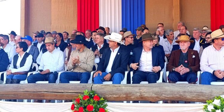 En acto oficial de la Expo Rodeo Trébol reclaman energía, agua y rutas de todo tiempo para el Chaco En acto oficial de la Expo Rodeo Trébol reclaman energía, agua y rutas de todo tiempo para el Chaco
