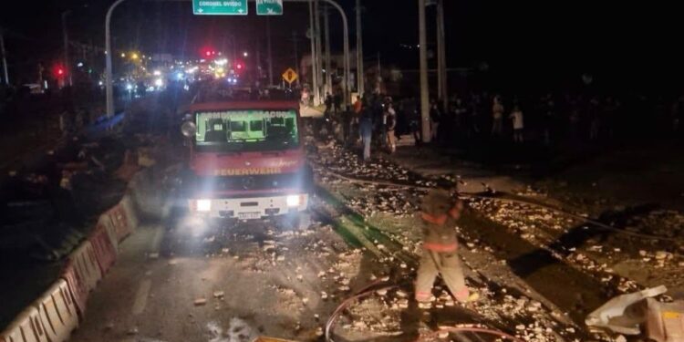 Presentan denuncia penal contra titular del MOPC y constructora por la tragedia en Pedrozo Presentan denuncia penal contra titular del MOPC y constructora por la tragedia en Pedrozo