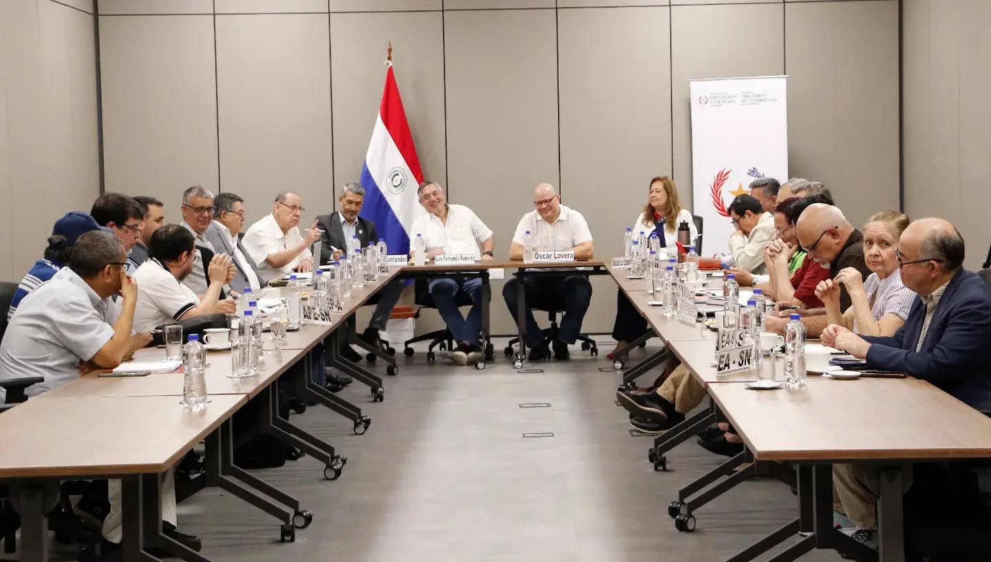 El MEC y el MEF buscan anticiparse a paro docente y abren diálogo sobre el PGN 2027 El MEC y el MEF buscan anticiparse a paro docente y abren diálogo sobre el PGN 2027