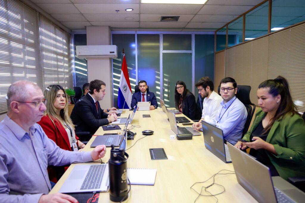 Paraguay atrae USD 103,7 millones en julio y proyecta cerca de 400 nuevos empleos Paraguay atrae USD 103,7 millones en julio y proyecta cerca de 400 nuevos empleos