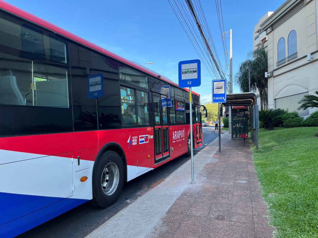 Viajar en colectivo por el Área Metropolitana ya no tiene por qué costar el triple, dice MOPC