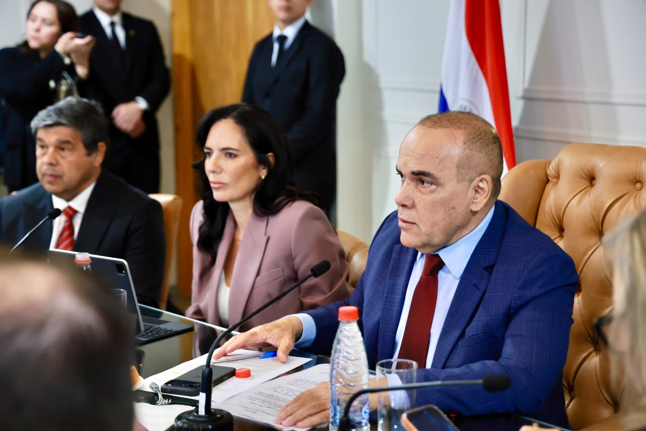 MOPC defiende el cruce a desnivel y fija como meta habilitarlo a fin de año MOPC defiende el cruce a desnivel y fija como meta habilitarlo a fin de año