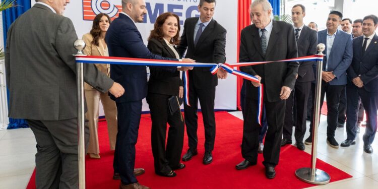 Nueva planta de medicamentos inyectables eleva la capacidad industrial y sanitaria del Paraguay Nueva planta de medicamentos inyectables eleva la capacidad industrial y sanitaria del Paraguay