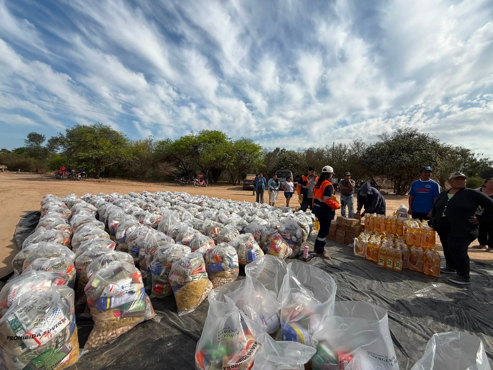 SEN asiste con miles de kilos de víveres y agua a comunidades del Chaco Central
