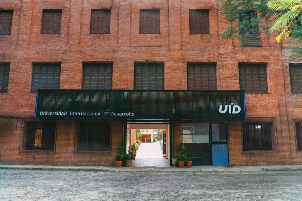 Educación sin fronteras: la formación universitaria y el mercado laboral se globalizan Educación sin fronteras: la formación universitaria y el mercado laboral se globalizan