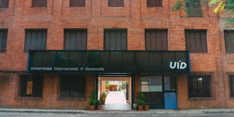 Educación sin fronteras: la formación universitaria y el mercado laboral se globalizan Educación sin fronteras: la formación universitaria y el mercado laboral se globalizan