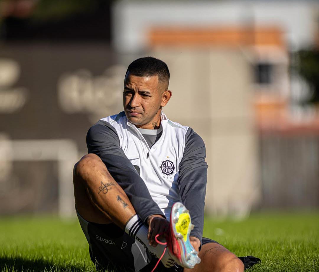 Derlis González suma minutos y goles en la Reserva de Olimpia