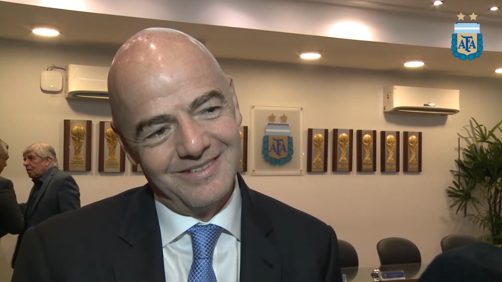 Gianni Infantino y Alejandro Domínguez asisten a la toma de posesión presidencial en Colombia Gianni Infantino y Alejandro Domínguez asisten a la toma de posesión presidencial en Colombia