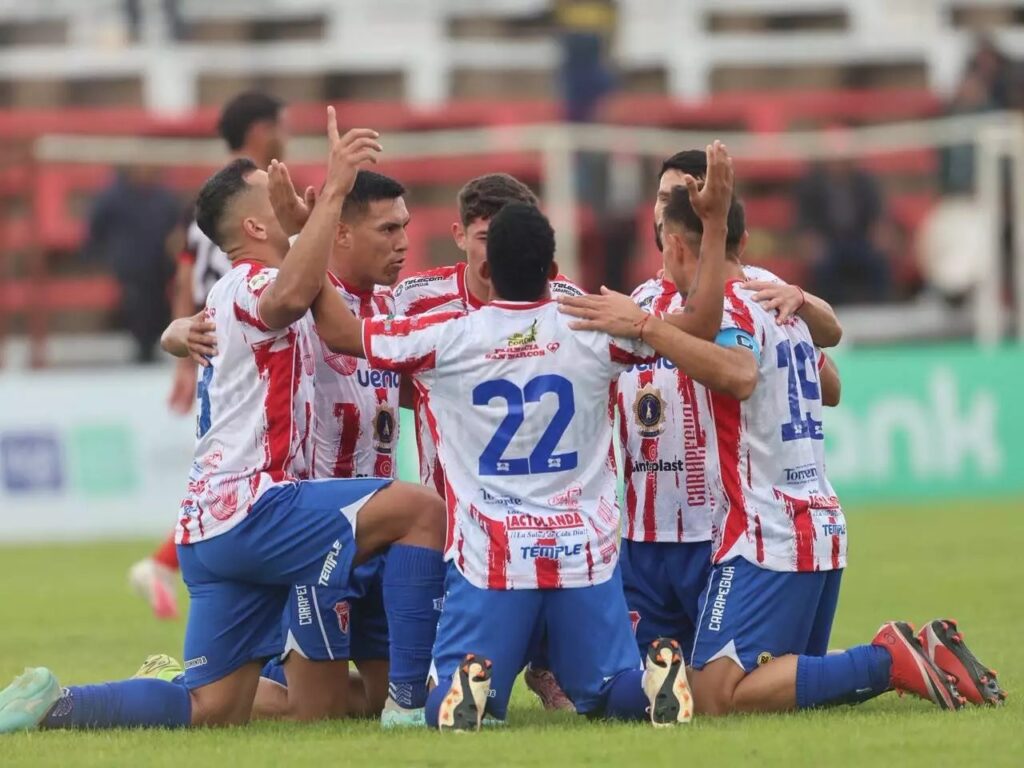 Sportivo Carapeguá vence 2-0 a Fernando de la Mora y suma tres puntos clave en la Intermedia Sportivo Carapeguá vence 2-0 a Fernando de la Mora y suma tres puntos clave en la Intermedia