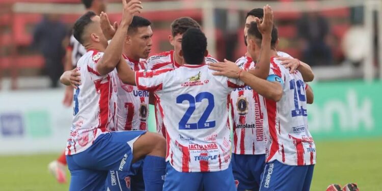 Sportivo Carapeguá vence 2-0 a Fernando de la Mora y suma tres puntos clave en la Intermedia Sportivo Carapeguá vence 2-0 a Fernando de la Mora y suma tres puntos clave en la Intermedia