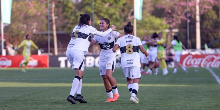 Olimpia se queda con el superclásico femenino en el arranque de la fecha 17 Olimpia se queda con el superclásico femenino en el arranque de la fecha 17