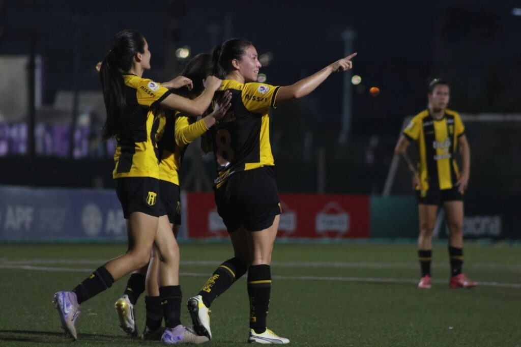 Guaraní golea a Sportivo Luqueño en el CARDIF por el Anual Femenino