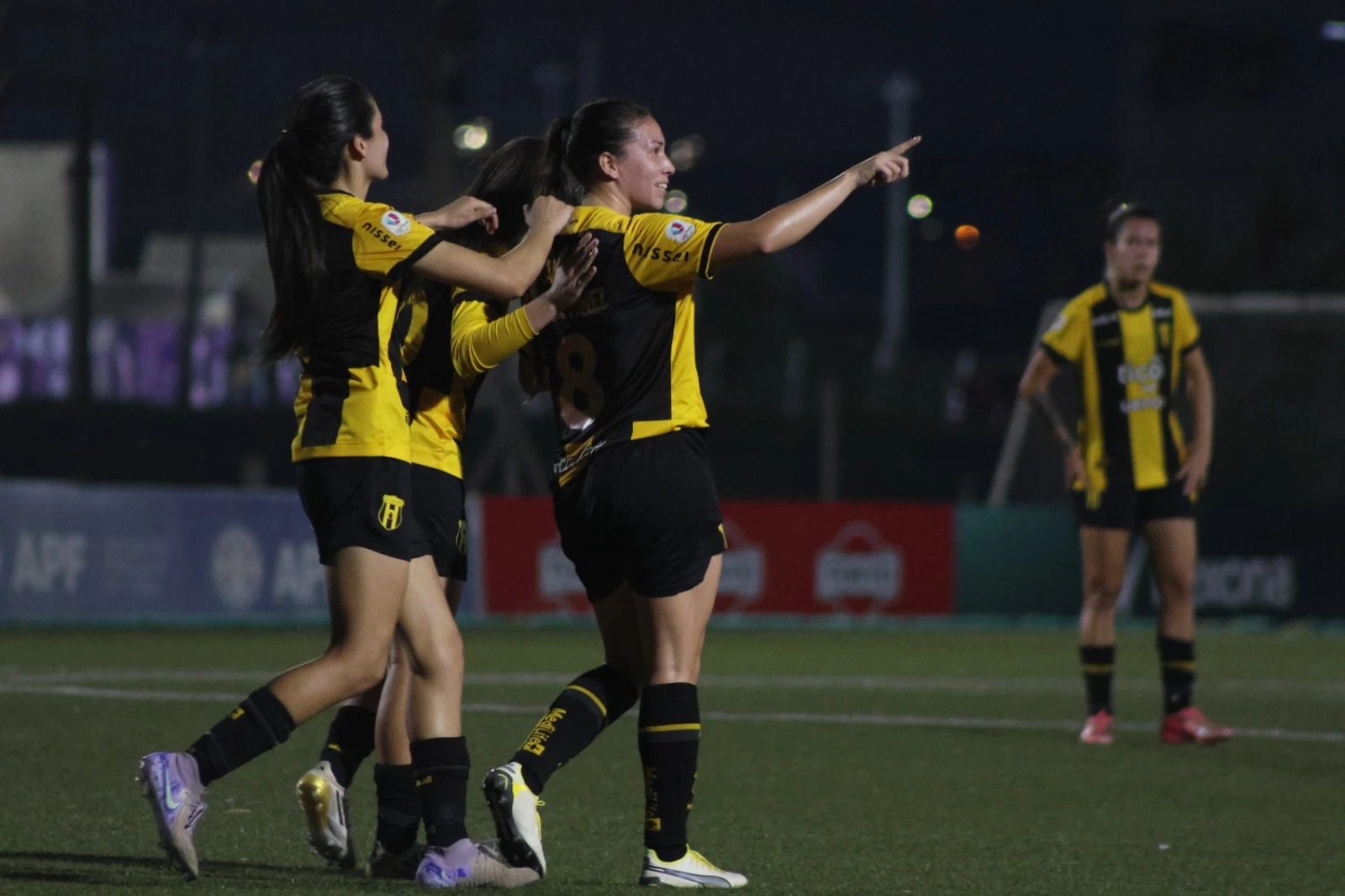 Guaraní golea a Sportivo Luqueño en el CARDIF por el Anual Femenino Guaraní golea a Sportivo Luqueño en el CARDIF por el Anual Femenino